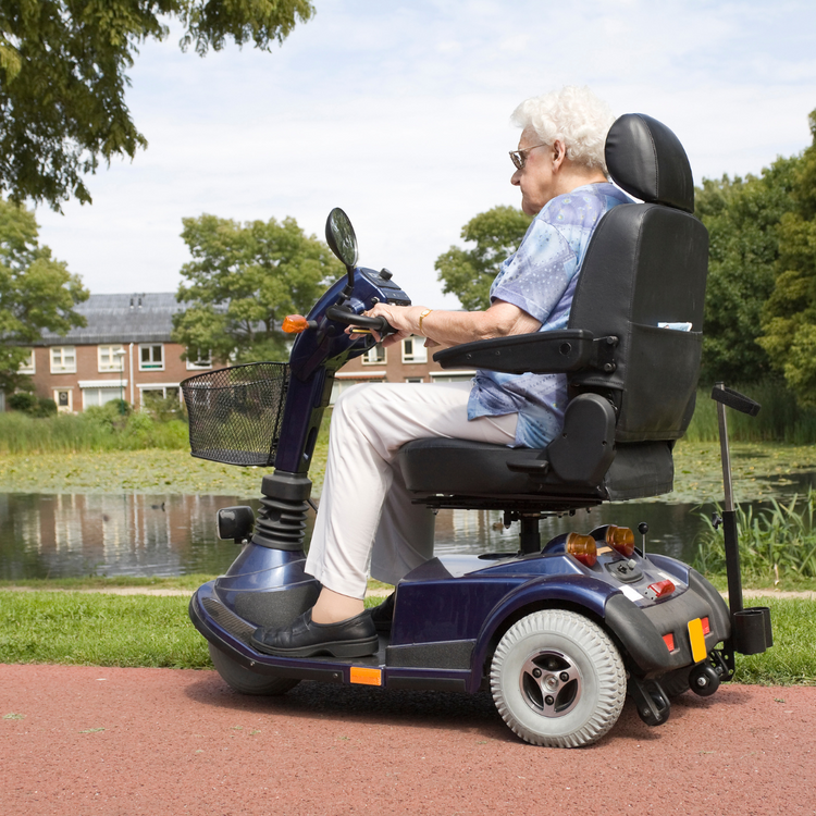 Power Wheelchair vs Mobility Scooter: Making the Right Choice for Your Mobility Needs